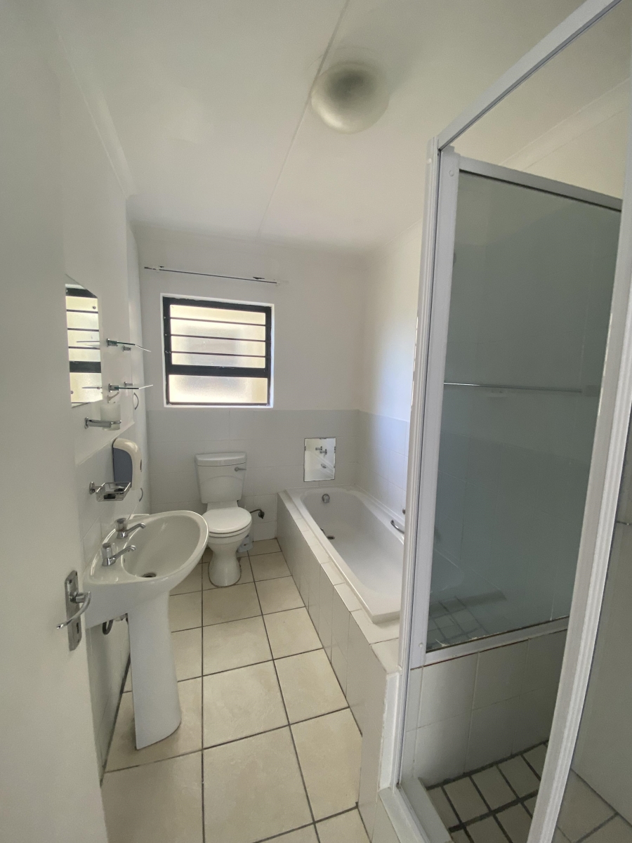 To Let 2 Bedroom Property for Rent in Guldenland Western Cape